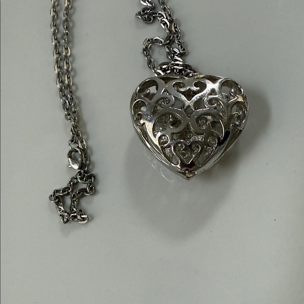 Sterling Silver Heart Pendant Necklace - Silver - Picture 6 of 8